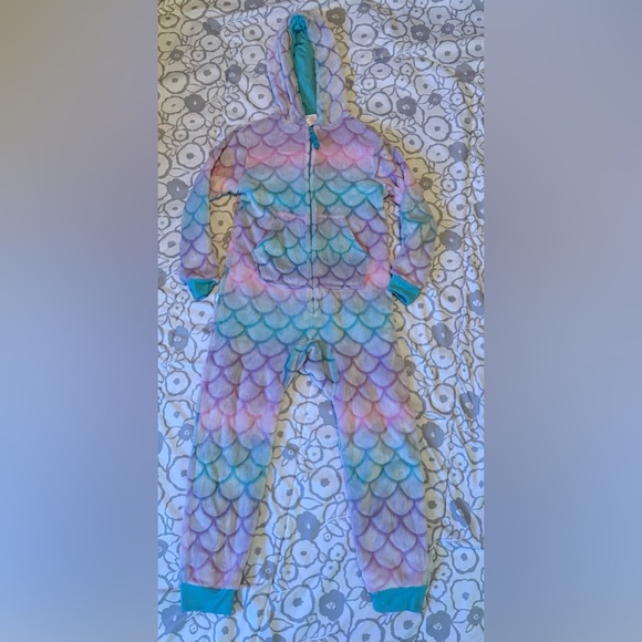 Girl’s Cat & Jack Brand Pastel Mermaid Hooded Onesie Zip-up Pajamas Size S 6/6x - Picture 1 of 1